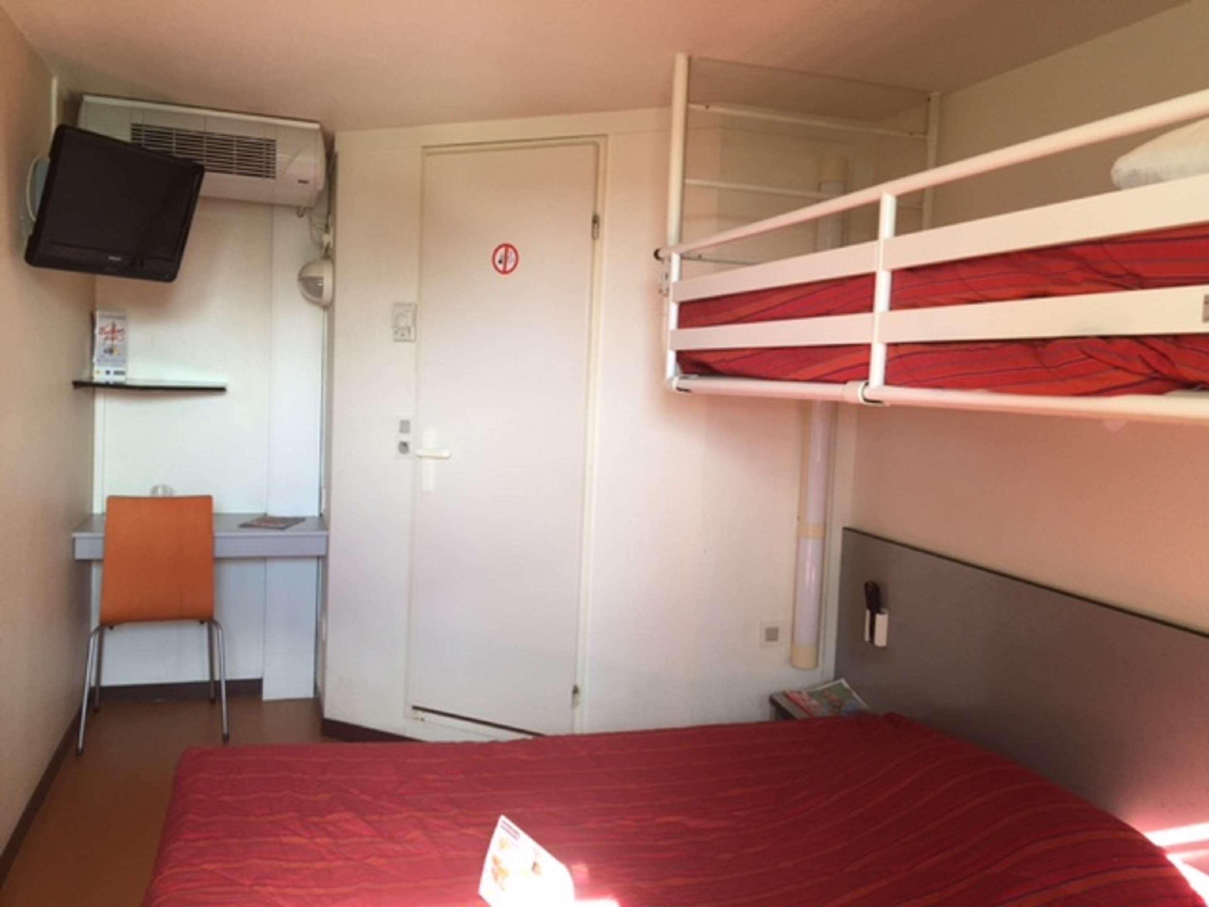 Kyriad Niort - La Creche Zewnętrze zdjęcie