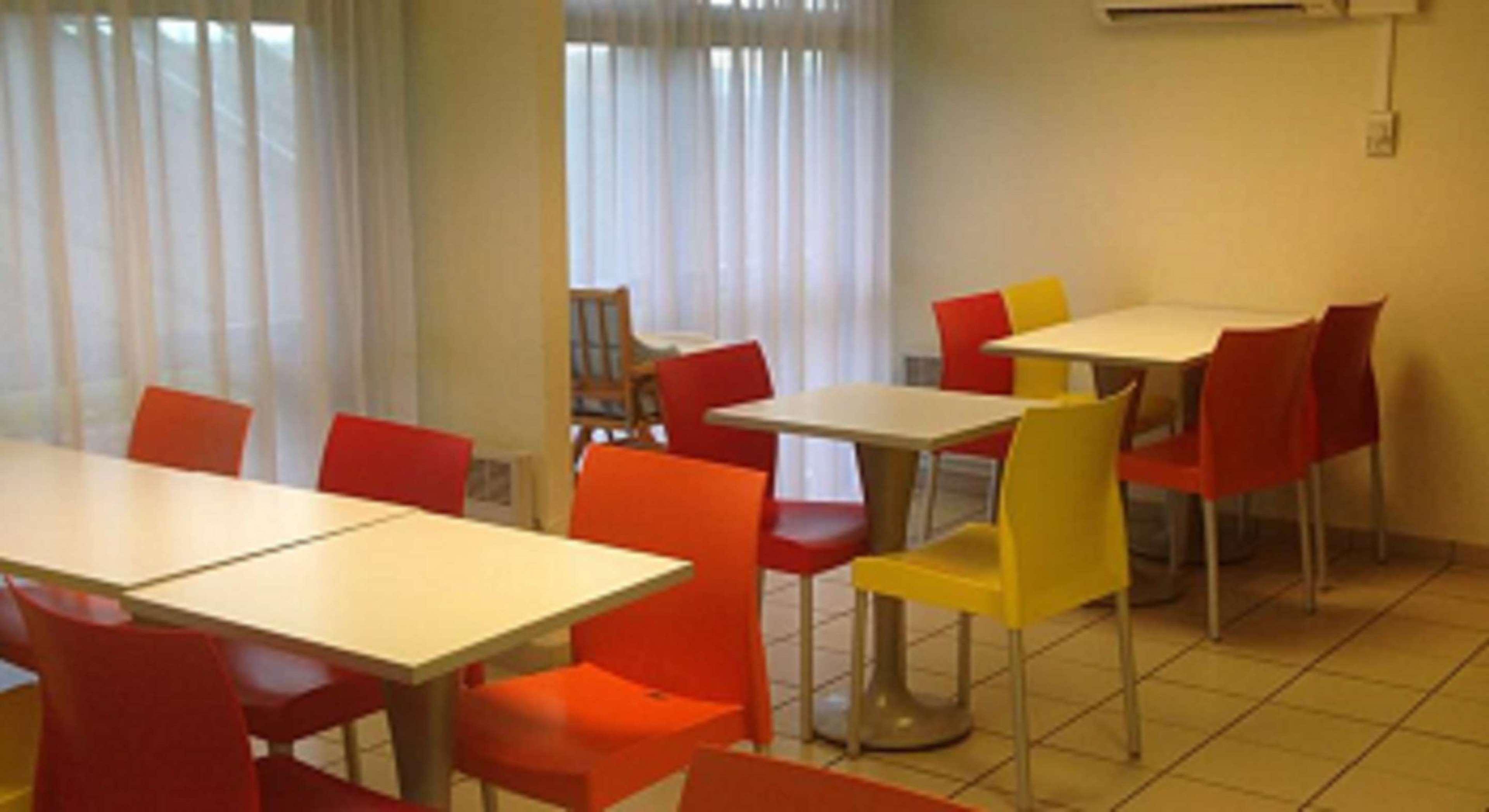 Kyriad Niort - La Creche Zewnętrze zdjęcie