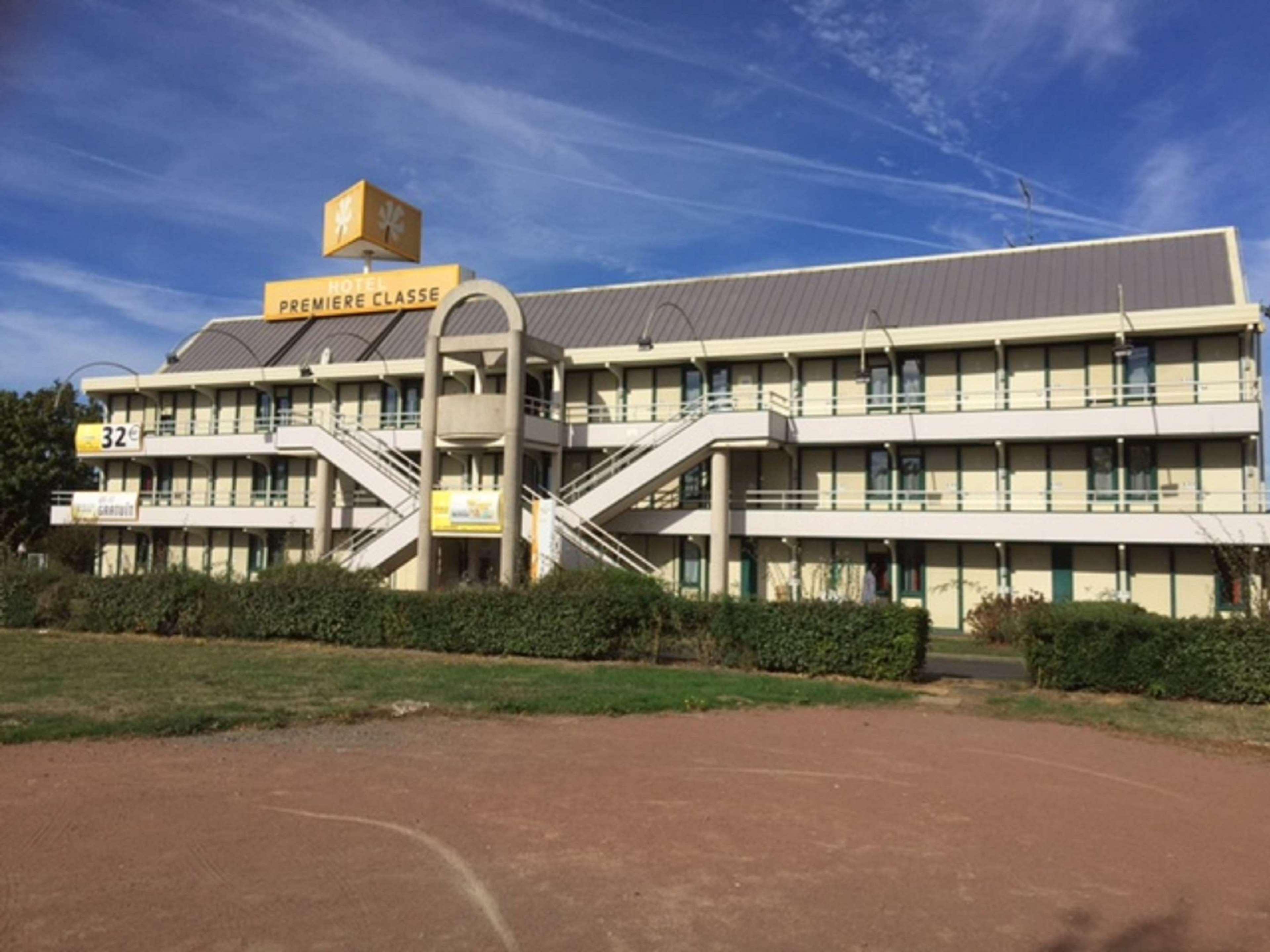 Kyriad Niort - La Creche Zewnętrze zdjęcie