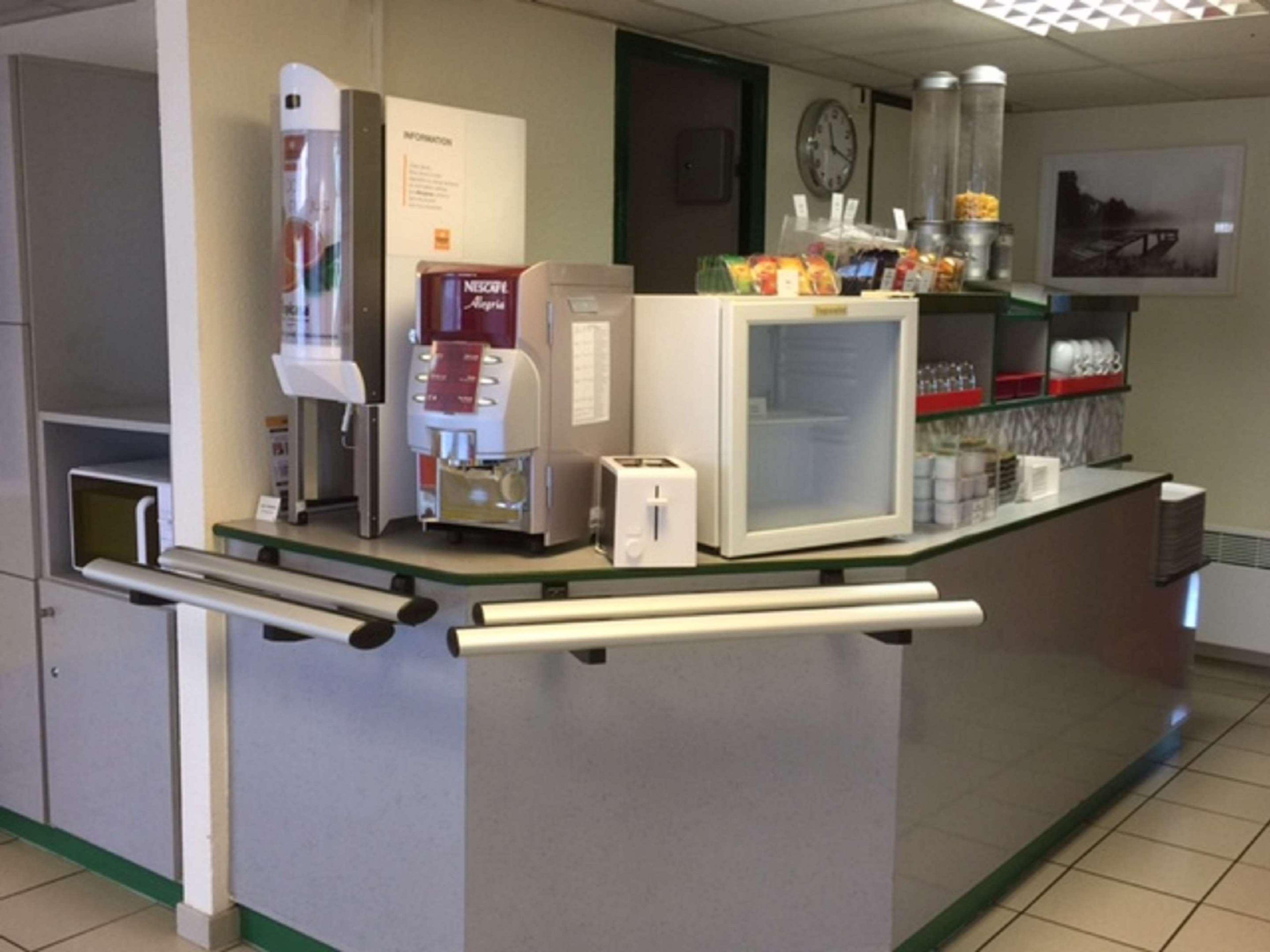Kyriad Niort - La Creche Zewnętrze zdjęcie