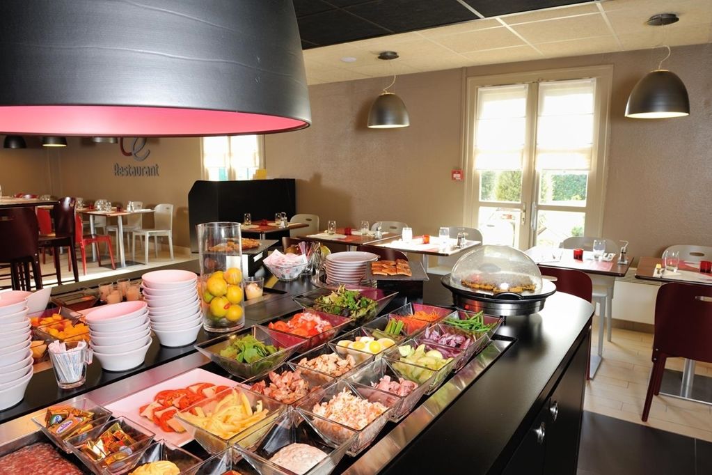 Kyriad Niort - La Creche Restauracja zdjęcie