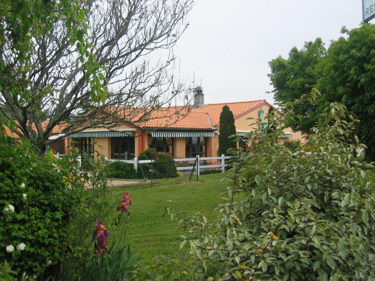 Kyriad Niort - La Creche Zewnętrze zdjęcie